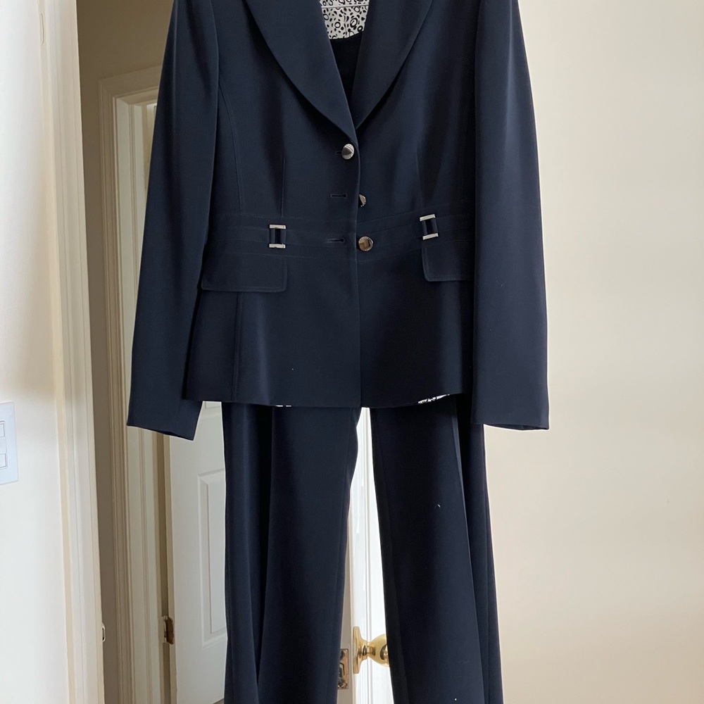 T Tahari Black Blazer Suit Jacket Professional Style